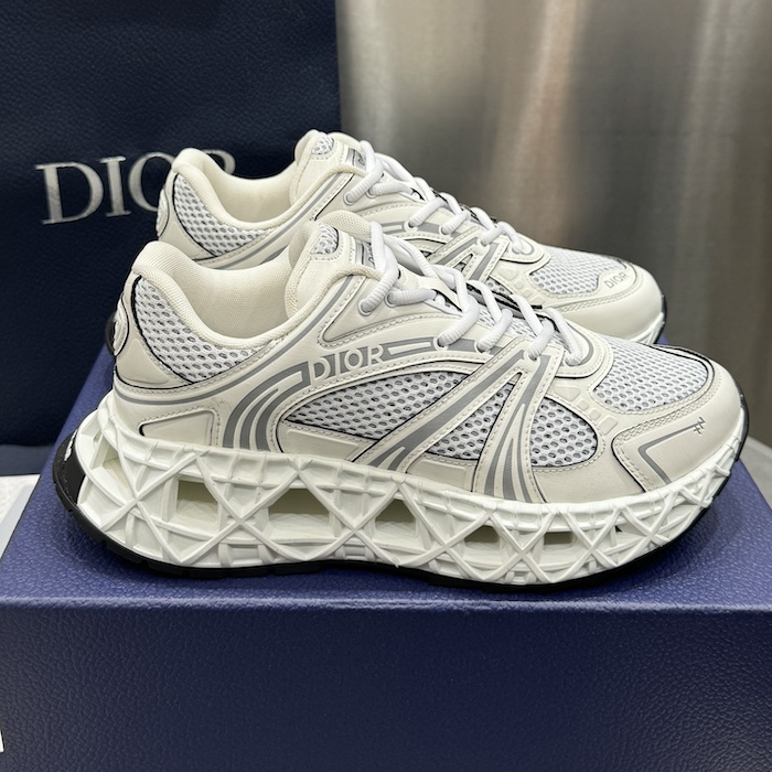 Elegant Dior B35 Sneaker Replica in Dior B35 Nxxt Sneaker White